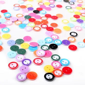 100-200 adet Plastik düğme 2 Delik dairesel Karışık Tasarım Aksesuarları XP0394 Tekstil dekorasyon Dikiş düğmeleri Boyalı