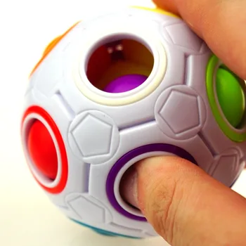 Çocuklar için sihirli gökkuşağı topu Futbol topu sihirli Bulmaca küp Küresel yaratıcı Eğitici oyuncaklar hediye
