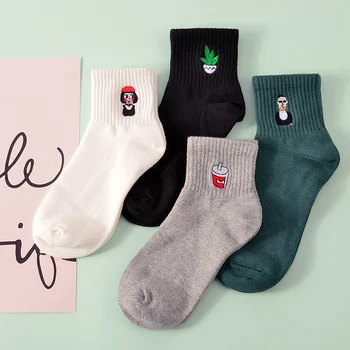 Kadınların Erkeklerden Unisex moda 1Pair Pamuk Karikatür Nakış Harajuku Çorap Rahat Çorap renkli Çorap Japon Katı