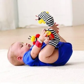 Yüksek kontrast Ayak Bulma Arı/uğurböceği Bebek Bilek Çıngırak Bebek Bebe Çorap Patik Bebek Oyuncak Toptan Ücretsiz Nakliye Karikatür