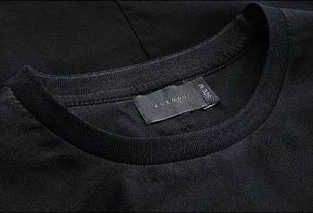 7053 KUEGOU Yeni Yaz Erkek Moda T-Shirt Yamalı İplik Baskı Siyah Marka Giyim Erkek Kısa Kollu Slim T Shirt Üst Tee