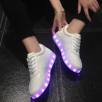 Moda Sneakers Ayakkabı Spor Ayakkabı Parlak Çocuklar Çocuklar Çocuklar Kızlar Rahat Ayakkabılar Basket Femme Parlayan 35 Terlik LED Işık Yanar