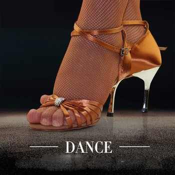 Spor ayakkabı kadın Dans ayakkabısı Noel Hediyesi BD 2311 Latin Balo Salonu dans ayakkabıları kadın Ayakkabı Altın topuk Yüksek dereceli elmas Saten