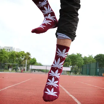 Almanya'nın Harajuku Hiphop Maple Leaf Pamuklu Çorap 3 çift/çok Uzun Kaykay Hip-hop Çorap Hortum