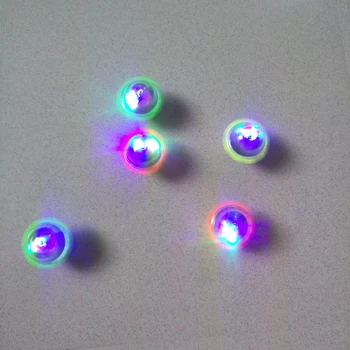 Bir parça çocuk oyuncakları Lamba Işık Müzik Lazer Spinner Peg-Top Gyro Klasik Oyuncaklar el mini Peg top topaç brinquedos LED