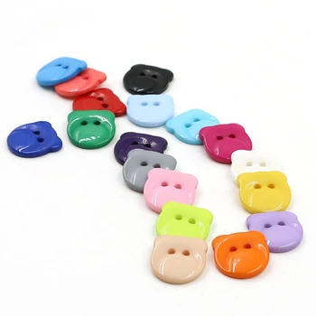 Giysiler için 2 delik dikiş 200pcs düz renk reçine düğmeler plastik düğmeler şeker renkli çocuk giyim karikatür bear düğmeleri