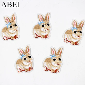 10 adet/çok Güzel Tavşan Yamalar Üzerinde Demir İşlemeli Karikatür Hayvan Çıkartmaları DİY Kıyafetler Giysiler Kot Çanta Aplike Rozet