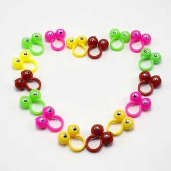 100PCS Göz Parmağını Kıpırdatmak Gözleri ile Plastik Yüzük Kuklalar Çocuklar için Parti İyilik Renkleri Çeşitli Hediye Oyuncak Dolgu Doğum günü Pinyata