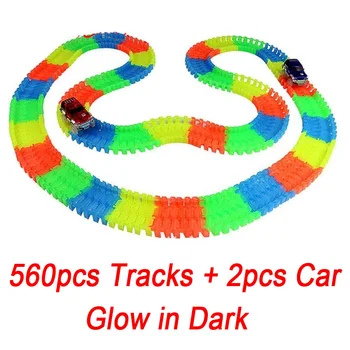 560pcs kızdırma Parlayan Yarış Pisti Bend Flex Elektronik Raylı yarış+2 Araba hediye çocuklar için Yarış Araba Oyuncak Roller Coaster oyuncak Kızdırma Parça