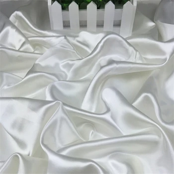 Fabrika Bahçesinde Saf Beyaz Renk Daha Yumuşak Parlak Gelinlik Kumaş Toptan