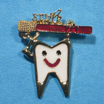 Diş simle Rozet Diş Kliniği hediye Metal Diş Tipi Şekli Molar Broş Rozet Diş Hijyenisti Pin Aksesuar Süsleme