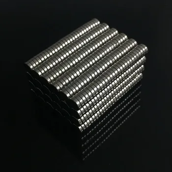 100pcs 4 mm toplu Küçük Yuvarlak Tabanlı Neodim Disk Mıknatıs Dia x 1mm N35 Güçlü Süper Güçlü Nadir Toprak manyetik malzemeler 200 Mıknatıs/