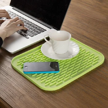 Düzensiz silikon yalıtım yer kalınlaşma silikon altlıkları masa bizim takımlara Araç depolama pad yemek yeşil paspaslar