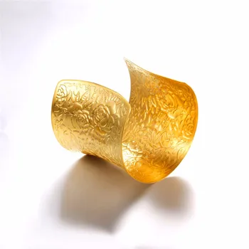 U7 Bilezik Paslanmaz Çelik Vintage Altın Rengi Kabartma Çiçek H1044 Geniş Cuff Bilezik Ayarlanabilir Hediye Takı Bilezik Rose