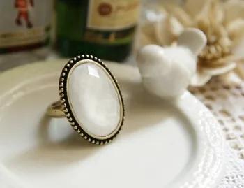 2018 Sıcak Satış Avrupa Vintage Pembe Beyaz Renkli Büyük bir Oval Opal yapay Elmas Düğün Kadın Mücevher Parmak Yüzük Bantları