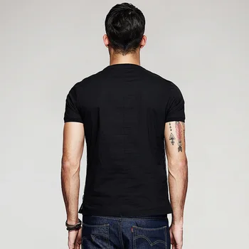7053 KUEGOU Yeni Yaz Erkek Moda T-Shirt Yamalı İplik Baskı Siyah Marka Giyim Erkek Kısa Kollu Slim T Shirt Üst Tee