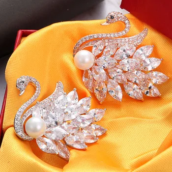 HONGHONG Yüksek kalite Kuğu mujer Güzel Hayvan Zirkon İnci Broş Moda Takı broches kadınlar düğün için pin Broş