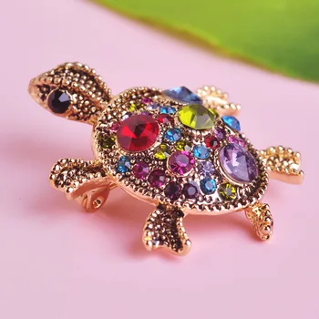 Kadınlar İçin Moda Takı Kristal Kaplumbağa Broches Yüksek Dereceli Unisex Kaplumbağa Hayvan Broş Çiçek Buketi Bijuterias Tesettür Pin