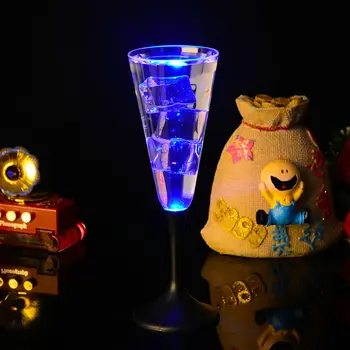 Su İndüktif Bardak Şampanya, Bira, Şarap Meyve Suyu Bardağı Sıvı Cam Festivali Parti Drinkware Bardak Parlak LED