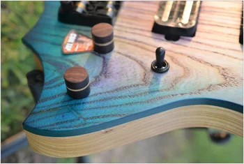 NK Başsız elektro Gitar steinberger tarzı hazır Gitar ücretsiz kargo Mor mavi renk patlaması Alev akçaağaç Boyun Modeli